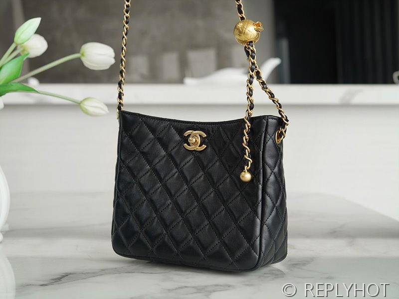 [하이엔드급] 샤넬 골드볼 체인조절 호보백 램스킨 골드메탈 블랙 [매장가 700만원대]