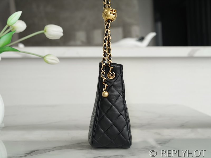 [하이엔드급] 샤넬 골드볼 체인조절 호보백 램스킨 골드메탈 블랙 [매장가 700만원대]