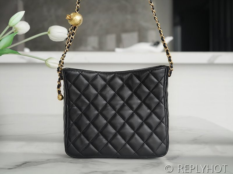 [하이엔드급] 샤넬 골드볼 체인조절 호보백 램스킨 골드메탈 블랙 [매장가 700만원대]