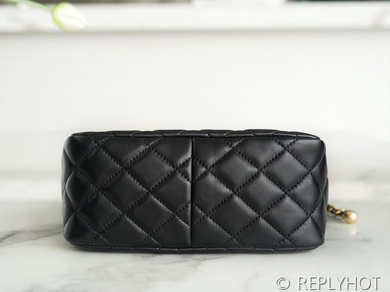 [하이엔드급] 샤넬 골드볼 체인조절 호보백 램스킨 골드메탈 블랙 [매장가 700만원대]