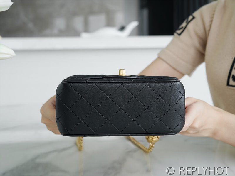 [하이엔드급] 샤넬 까멜리아 골드볼 쁘띠삭 뉴미니 램스킨 골드메탈 블랙 [매장가 750만원대]