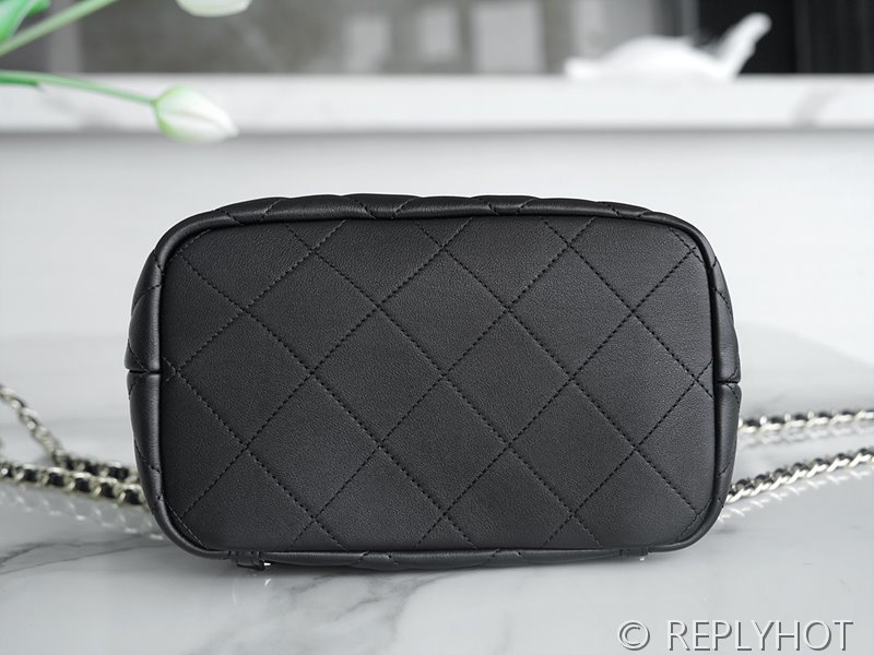 [하이엔드급] 샤넬 드로우스트링 버킷 백팩 램스킨 실버메탈 블랙 [매장가 1000만원대]