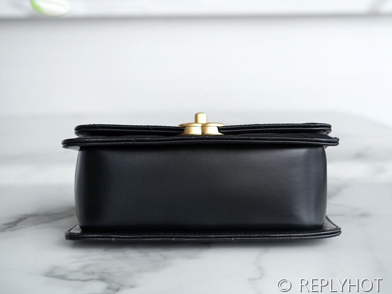 [하이엔드급] 샤넬 미니 플랩백 골드메탈 블랙 [매장가 800만원대]