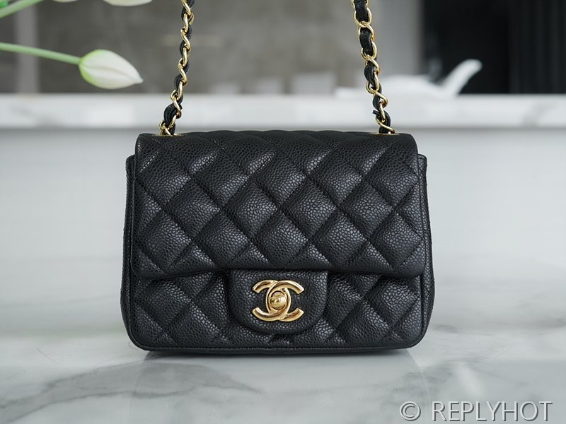 [하이엔드급] 샤넬 쁘띠삭 미니 플랩백 카프스킨 골드메탈 블랙 [매장가 673만원대]