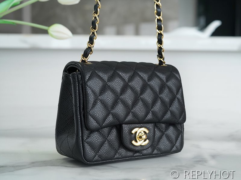 [하이엔드급] 샤넬 쁘띠삭 미니 플랩백 카프스킨 골드메탈 블랙 [매장가 673만원대]
