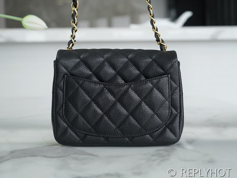 [하이엔드급] 샤넬 쁘띠삭 미니 플랩백 카프스킨 골드메탈 블랙 [매장가 673만원대]