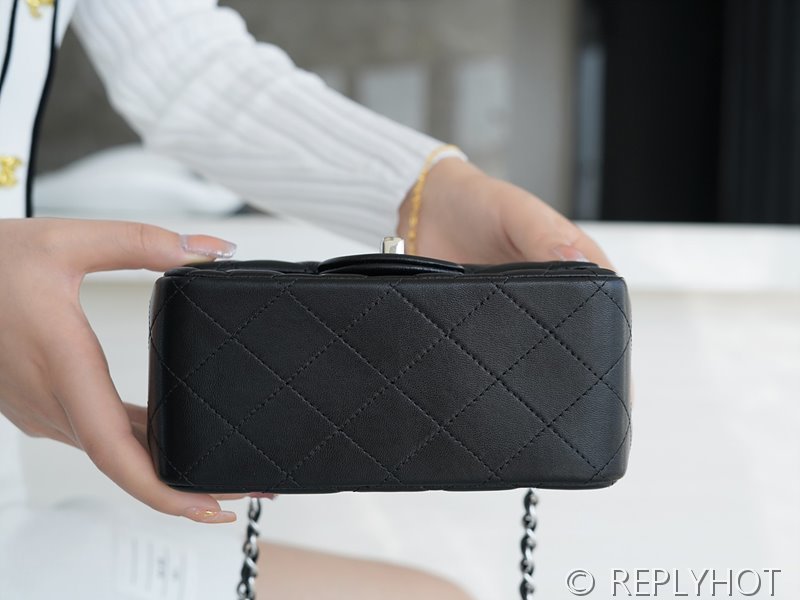 [하이엔드급] 샤넬 쁘띠삭 미니 플랩백 램스킨 실버메탈 블랙 [매장가 673만원대]