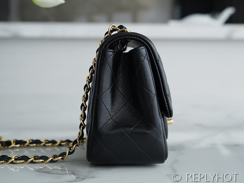 [하이엔드급] 샤넬 쁘띠삭 미니 플랩백 램스킨 골드메탈 블랙 [매장가 673만원대]