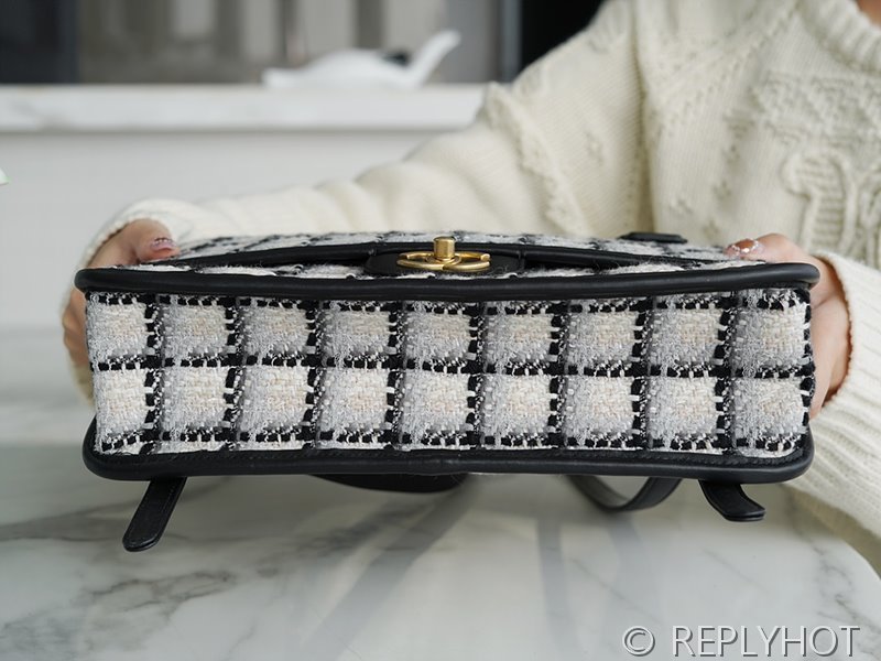 [하이엔드급] 샤넬 스쿨 메모리 백팩 트위드 골드메탈 아이보리&블랙 [매장가 1000만원대]