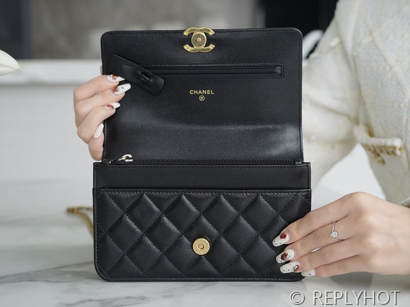 [하이엔드급] 샤넬 로고 탑핸들 woc 체인지갑 카프스킨 골드메탈 블랙 [매장가 500만원대]