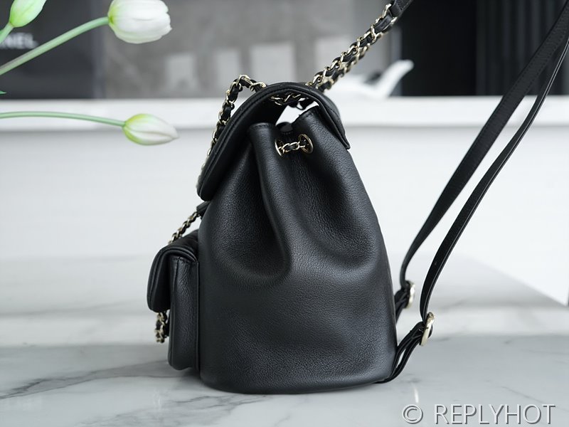 [하이엔드급] 샤넬 23 크루즈 듀마 백팩 카프스킨 골드메탈 블랙 [매장가 1000만원대]