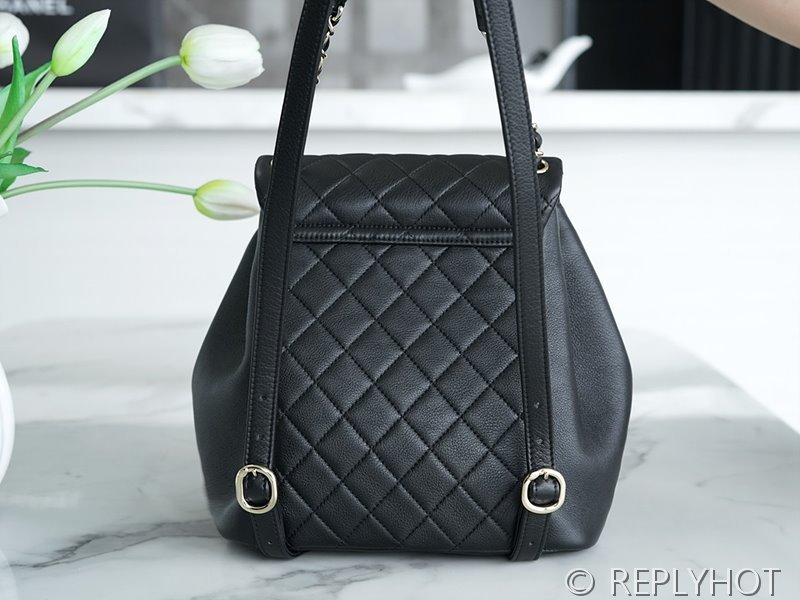 [하이엔드급] 샤넬 23 크루즈 듀마 백팩 카프스킨 골드메탈 블랙 [매장가 1000만원대]