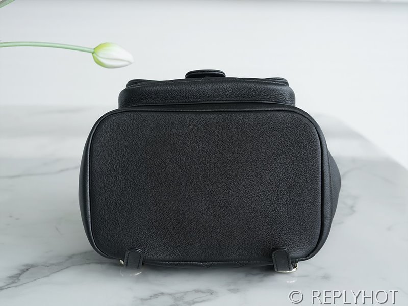 [하이엔드급] 샤넬 23 크루즈 듀마 백팩 카프스킨 골드메탈 블랙 [매장가 1000만원대]