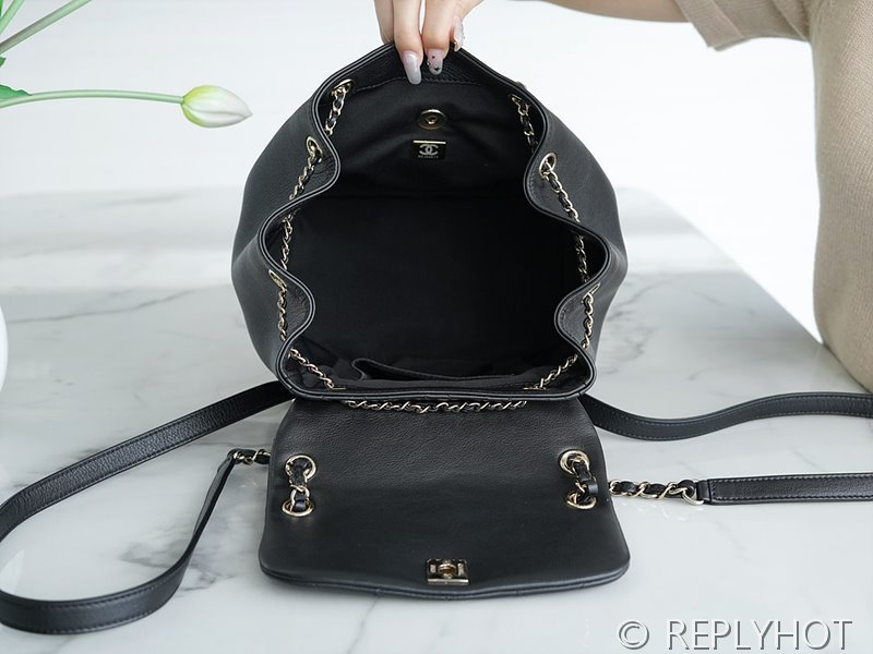 [하이엔드급] 샤넬 23 크루즈 듀마 백팩 카프스킨 골드메탈 블랙 [매장가 1000만원대]