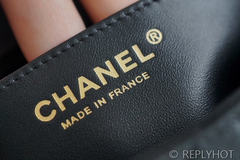 [하이엔드급] 샤넬 탑핸들 뉴미니백 카프스킨 골드메탈 블랙 [매장가 900만원대]