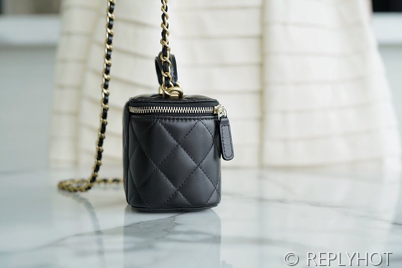 [하이엔드급] 샤넬 탑핸들 스몰 베니티백 램스킨 골드메탈 블랙 [매장가 350만원대]