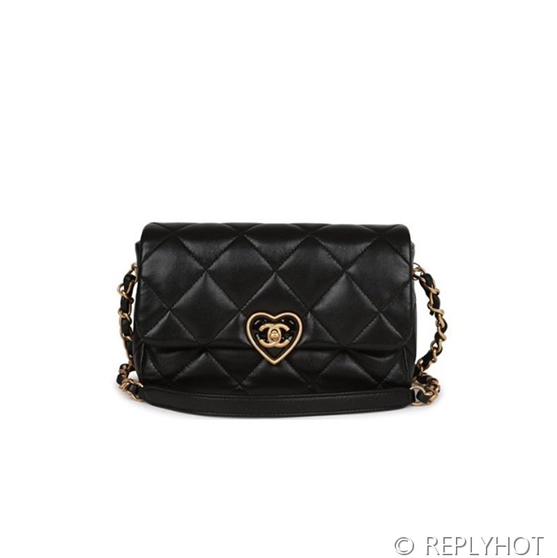 [하이엔드급] 샤넬 하트 로고 플랩백 램스킨 골드메탈 블랙 [매장가 1000만원대]