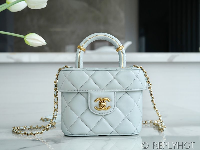 [하이엔드급] 샤넬 램스킨 골드메탈 핸들장식 미니 플랩백  [매장가 700만원대]