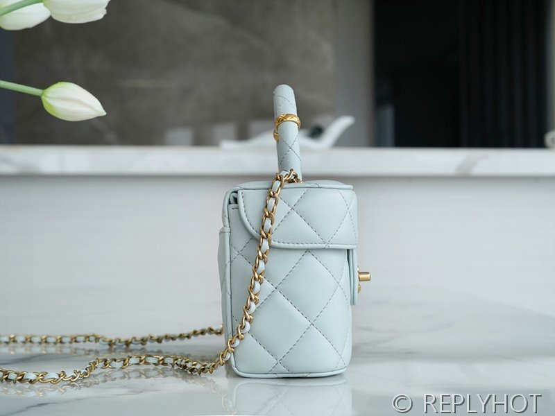 [하이엔드급] 샤넬 램스킨 골드메탈 핸들장식 미니 플랩백  [매장가 700만원대]