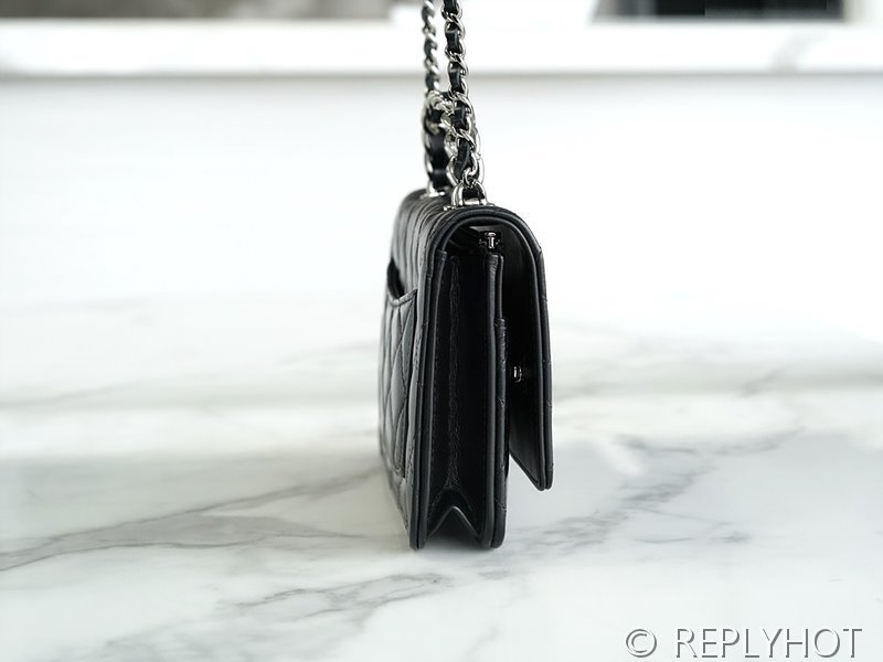 [하이엔드급] 샤넬 CC로고 탑핸들 체인 달린 미니백 [매장가 637만원대]