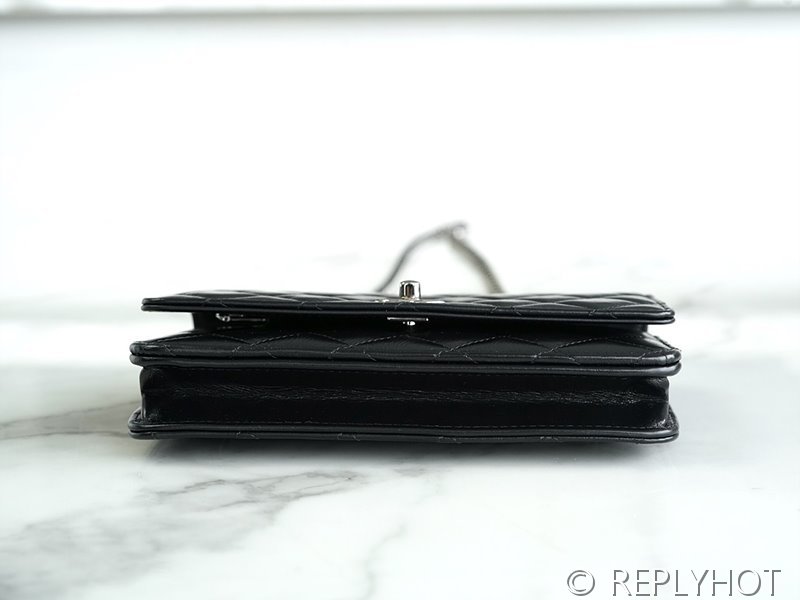 [하이엔드급] 샤넬 CC로고 탑핸들 체인 달린 미니백 [매장가 637만원대]