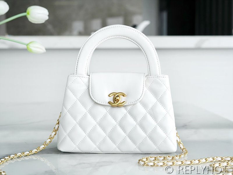 [하이엔드급] 샤넬 탑핸들 체인 달린 켈리백 카프스킨 골드메탈 화이트 [매장가 430만원대]