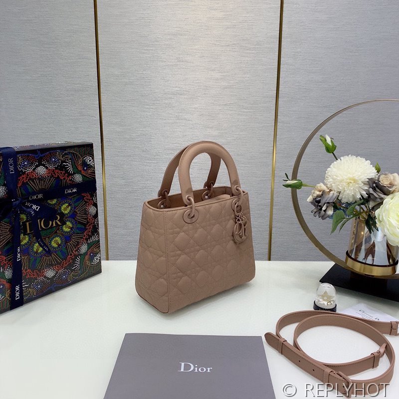 디올 Lady Dior 미디움 백 / 울트라매트 핑크 [매장가900만원대]