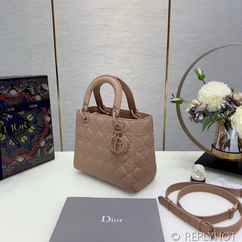 디올 Lady Dior 미디움 백 / 울트라매트 핑크 [매장가900만원대]