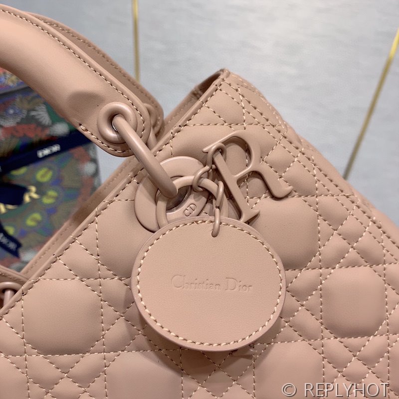 디올 Lady Dior 미디움 백 / 울트라매트 핑크 [매장가900만원대]