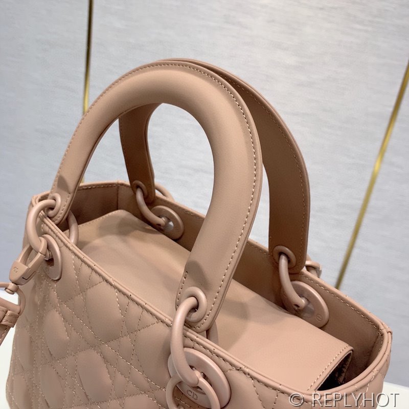 디올 Lady Dior 미디움 백 / 울트라매트 핑크 [매장가900만원대]