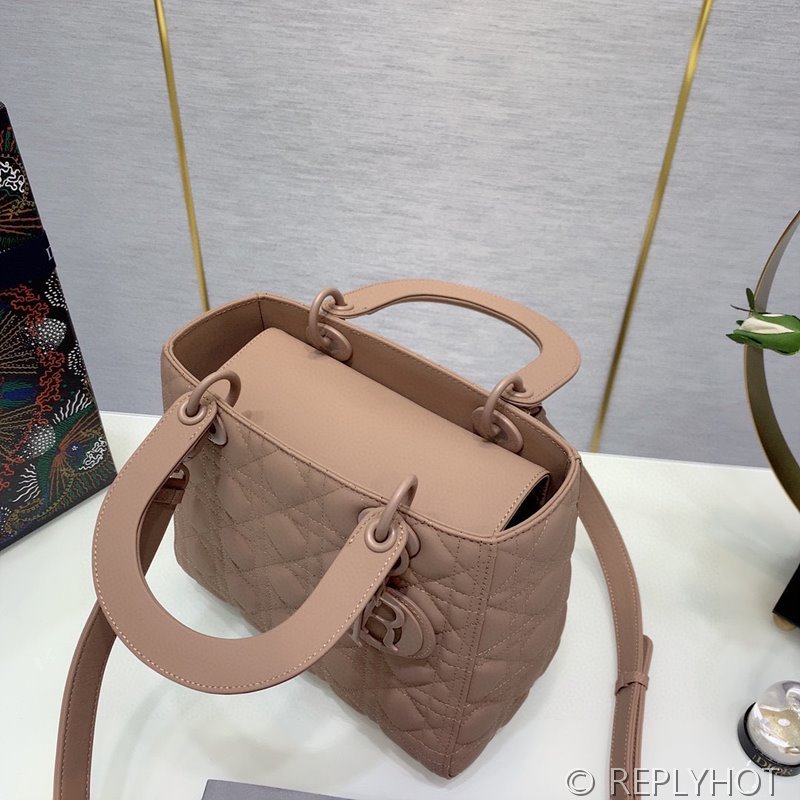 디올 Lady Dior 미디움 백 / 울트라매트 핑크 [매장가900만원대]