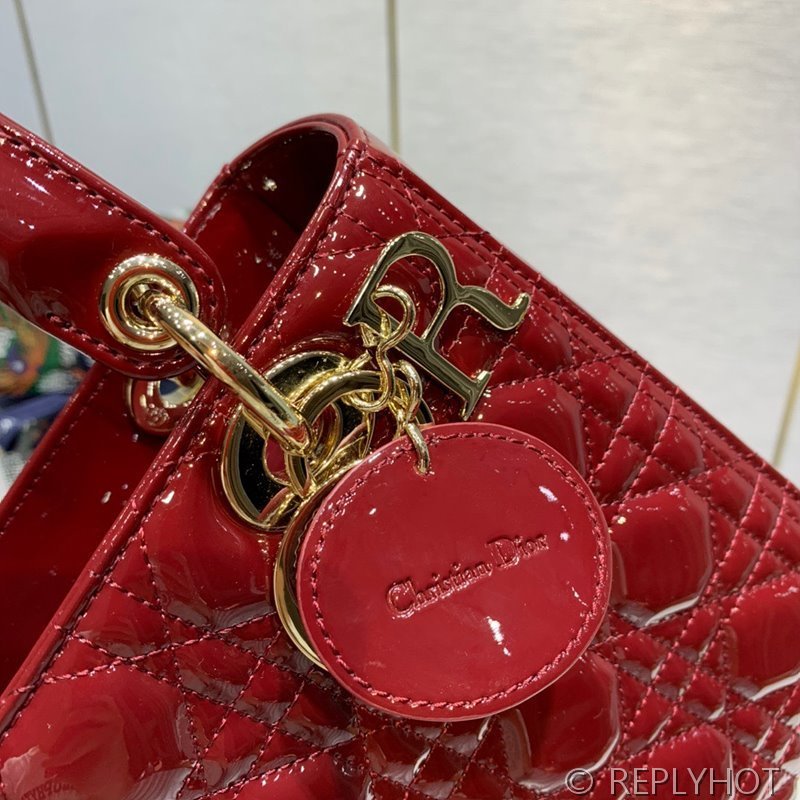 디올 Lady Dior 미디움 백 / 버건디 페이턴트 [매장가900만원대]