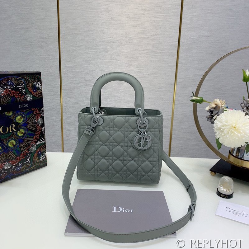 디올 Lady Dior 미디움 백 / 울트라매트 그레이 [매장가900만원대]