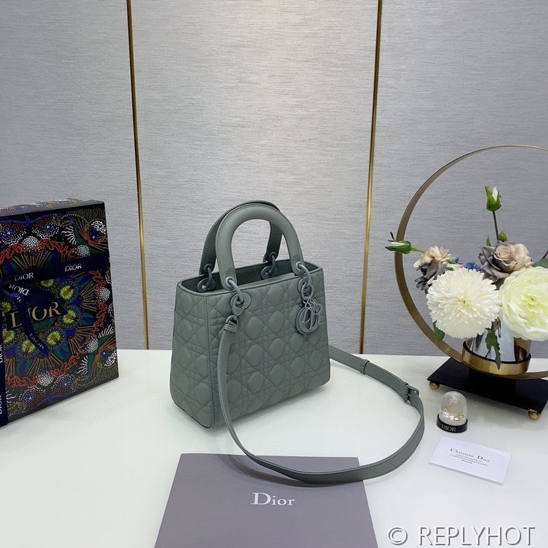 디올 Lady Dior 미디움 백 / 울트라매트 그레이 [매장가900만원대]
