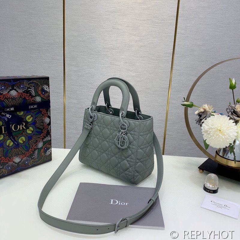 디올 Lady Dior 미디움 백 / 울트라매트 그레이 [매장가900만원대]