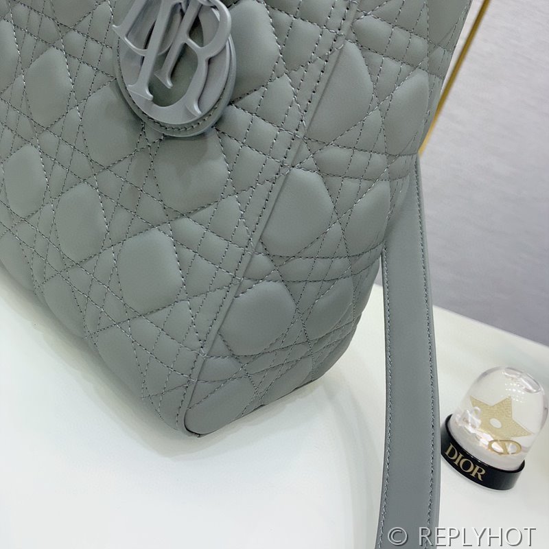 디올 Lady Dior 미디움 백 / 울트라매트 그레이 [매장가900만원대]