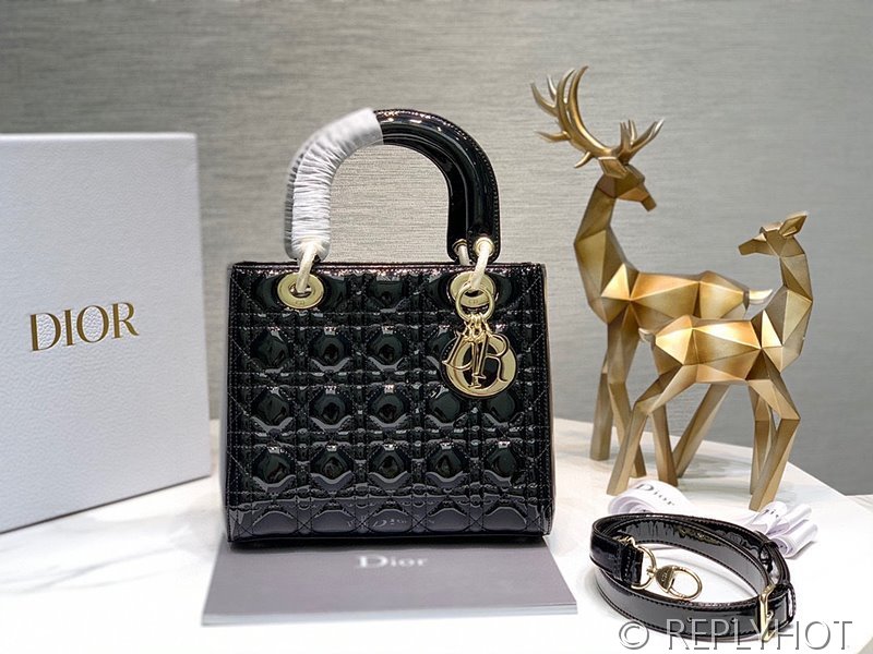 디올 Lady Dior 미디움 백 / 블랙 페이턴트 [매장가900만원대]