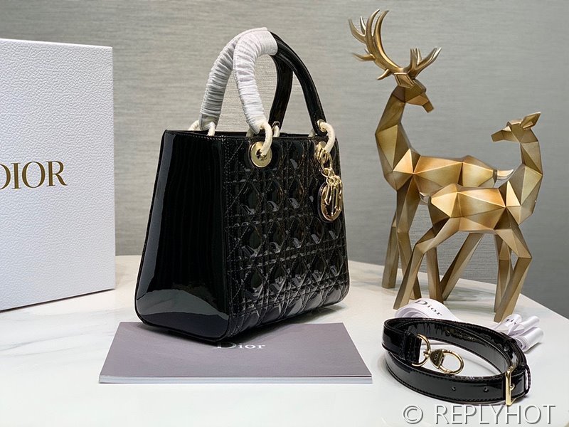 디올 Lady Dior 미디움 백 / 블랙 페이턴트 [매장가900만원대]