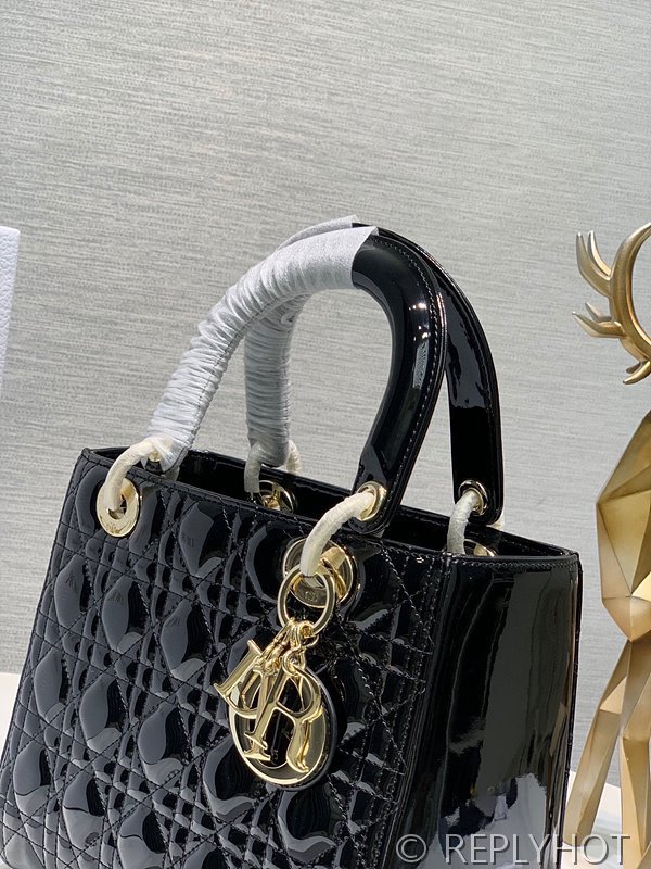 디올 Lady Dior 미디움 백 / 블랙 페이턴트 [매장가900만원대]