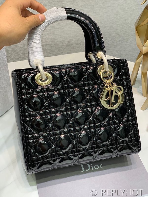 디올 Lady Dior 미디움 백 / 블랙 페이턴트 [매장가900만원대]