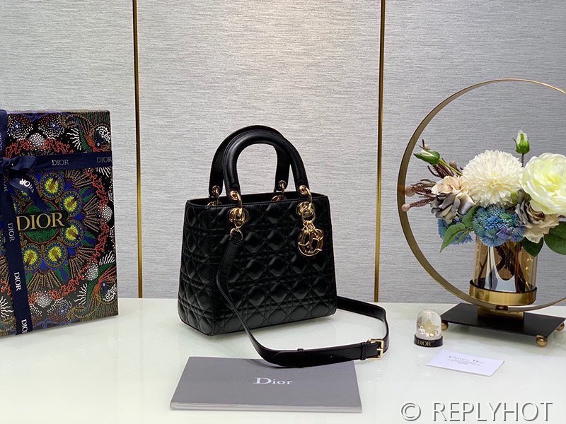 디올 Lady Dior 미디움 백 / 블랙 [매장가900만원대]