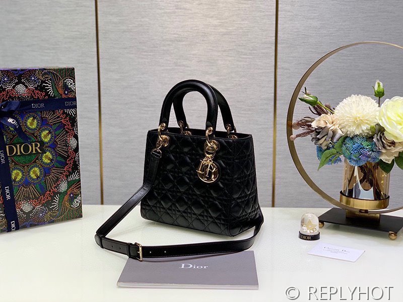 디올 Lady Dior 미디움 백 / 블랙 [매장가900만원대]