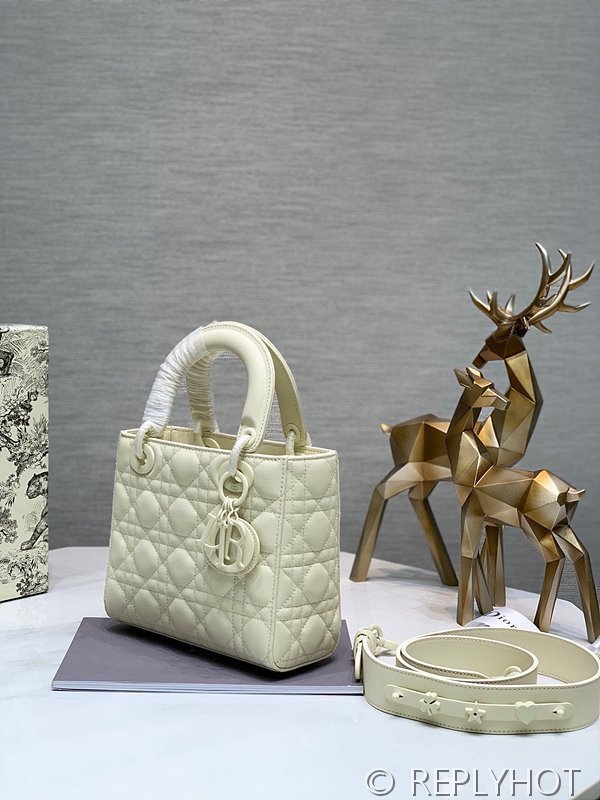 디올 Lady Dior My ABCDior 스몰 백 / 울트라매트 화이트 [매장가840만원대]