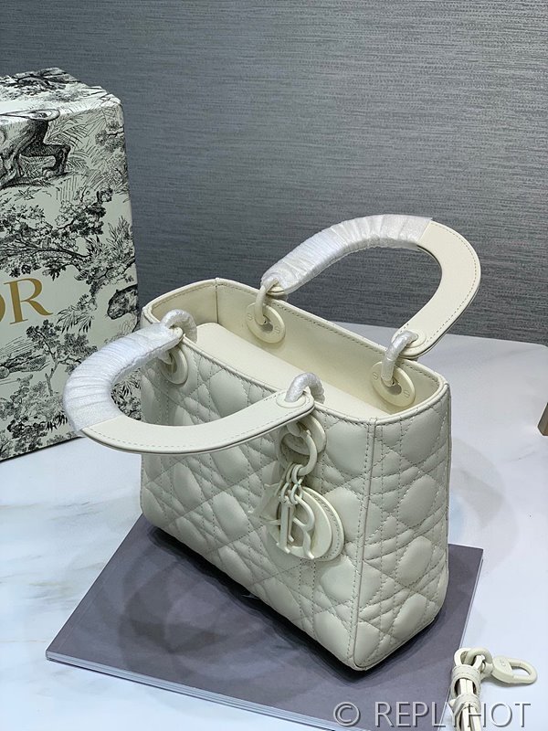 디올 Lady Dior My ABCDior 스몰 백 / 울트라매트 화이트 [매장가840만원대]