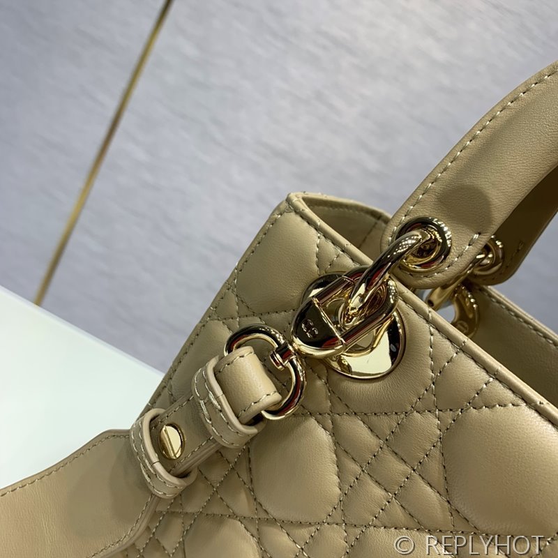 디올 Lady Dior My ABCDior 스몰 백 / 비스킷 에나멜 [매장가840만원대]