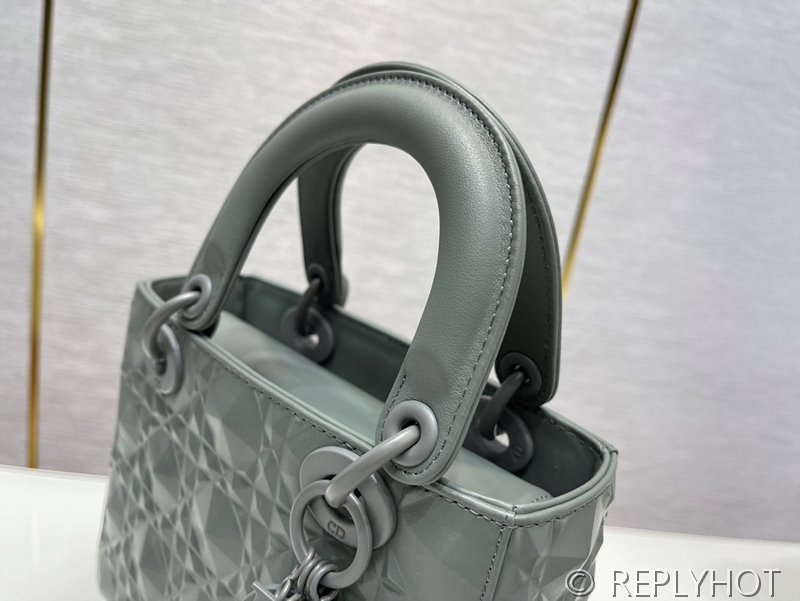 디올 Lady Dior My ABCDior 스몰 백 / 그레이 다이아몬드퀄팅 [매장가840만원대]
