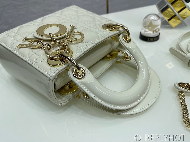 디올 Lady Dior 미니 백 / 화이트 페이턴트 [매장가750만원대]