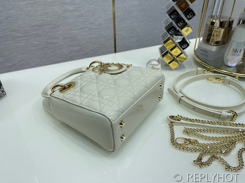 디올 Lady Dior 미니 백 / 화이트 페이턴트 [매장가750만원대]