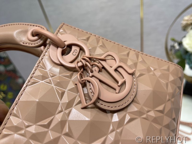 디올 Lady Dior 미니 백 / 핑크 다이아몬드퀄링 [매장가750만원대]