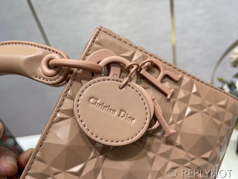 디올 Lady Dior 미니 백 / 핑크 다이아몬드퀄링 [매장가750만원대]